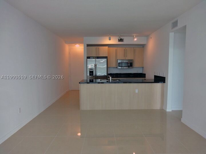 Property Photo: 1111 SW 1 Av 1715-N FL 33130