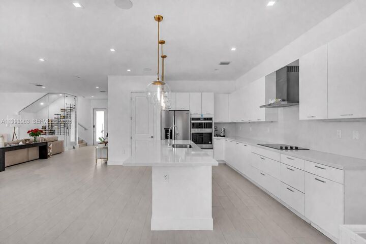 Property Photo:  8019 NW 46th Ter  FL 33166 