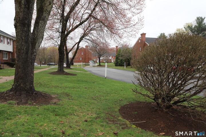 Property Photo:  61 Brandywine Lane 61  CT 06078 