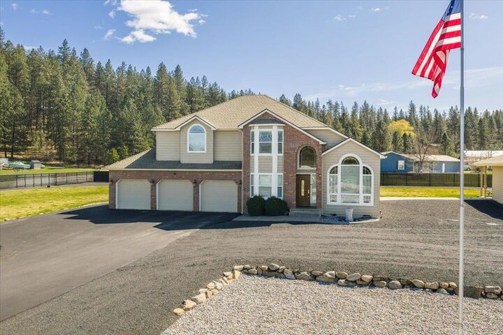 Property Photo: 21808 N Little Spokane Dr WA 99005