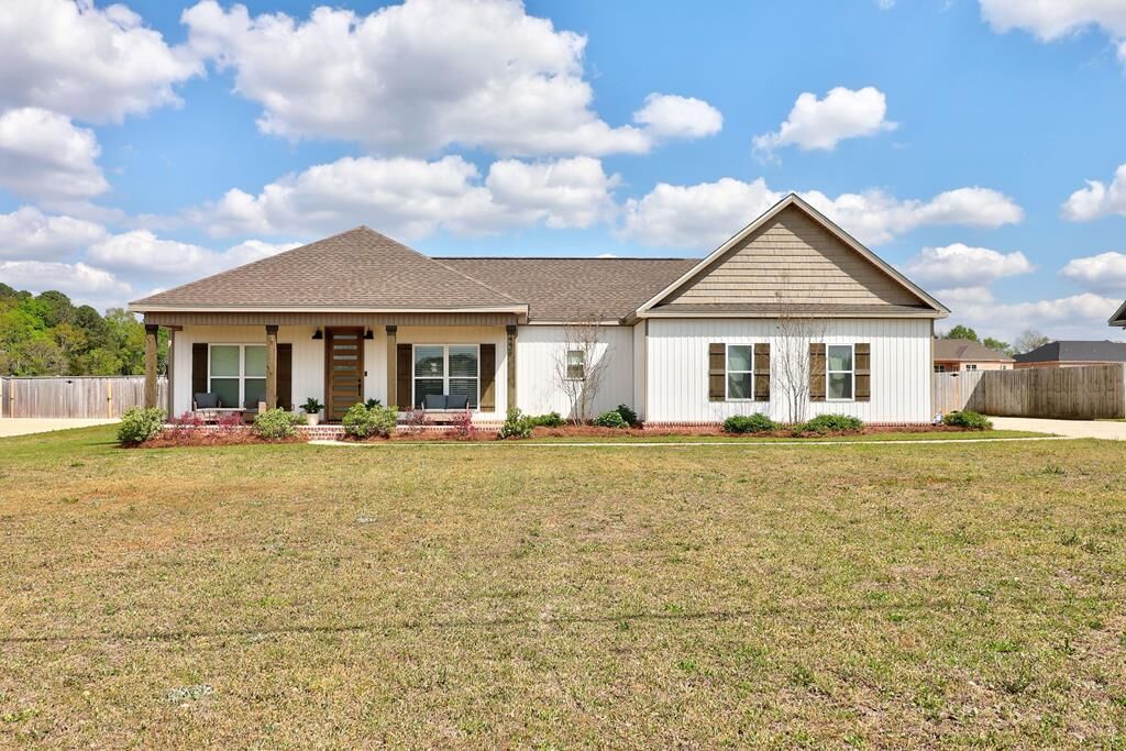 Property Photo: 2236 County Road 712 AL 36330