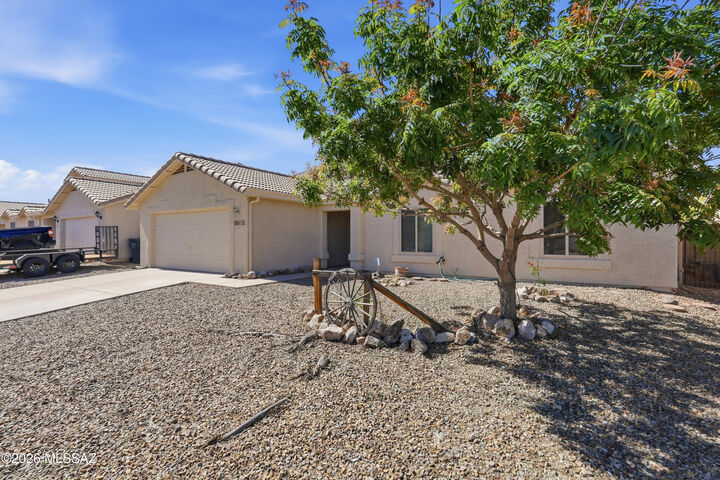 Property Photo: 8112 S Carbury Way AZ 85747