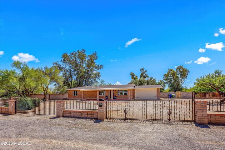 Property Photo:  7850 E Bellevue Street  AZ 85715 