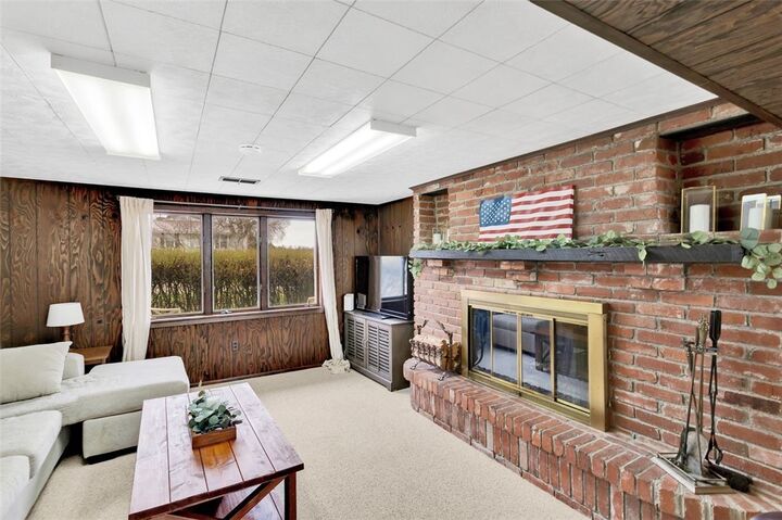 Property Photo:  520 Carolina Dr  PA 15071 