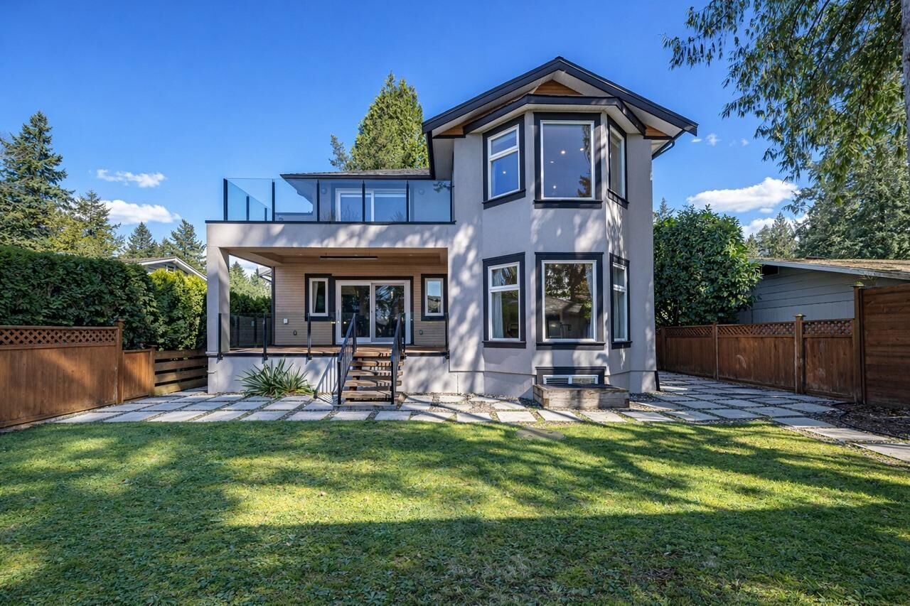 Property Photo: 839 W 20th Street BC V7P 2B5