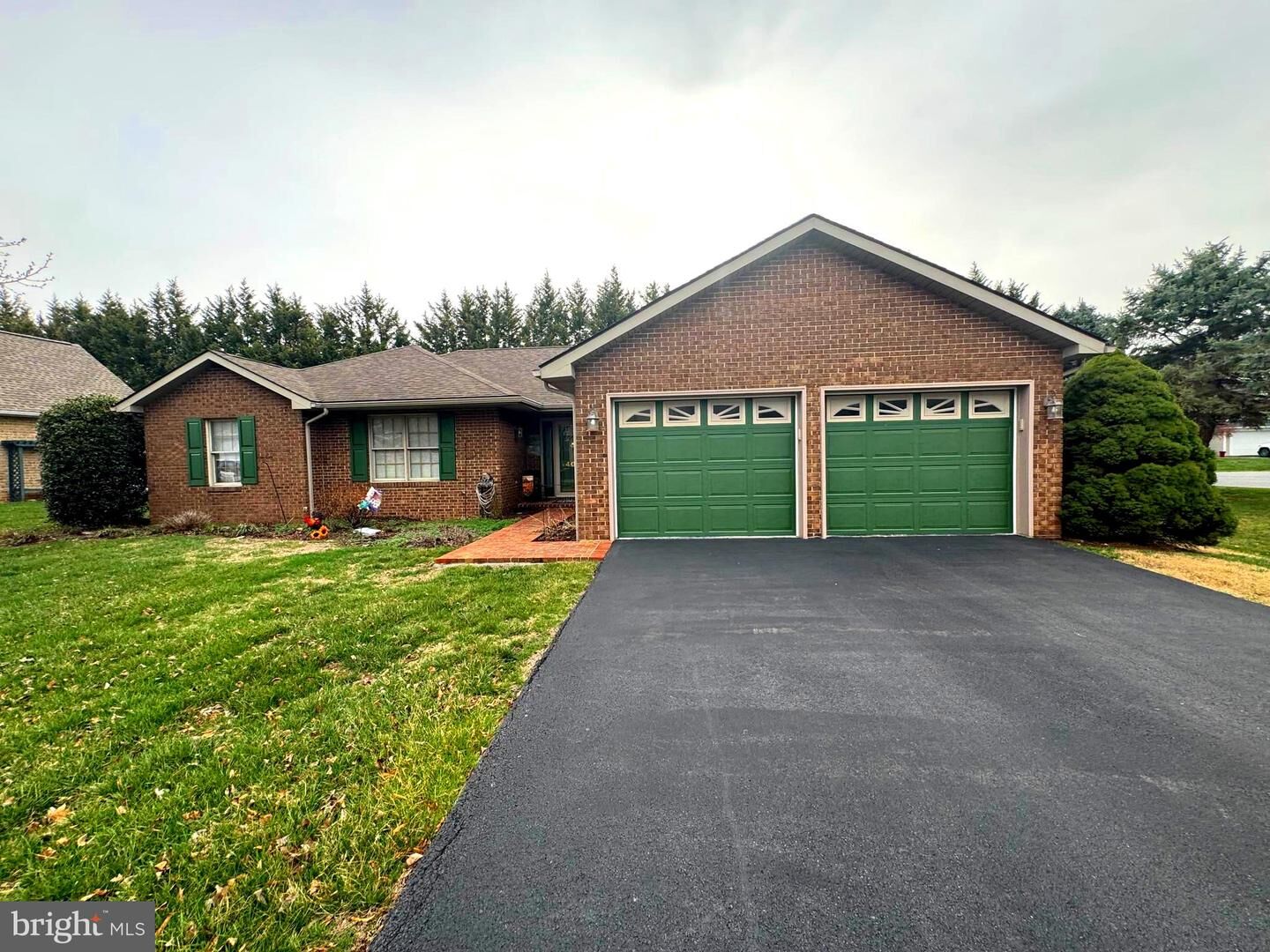 Property Photo: 406 Azalea Lane WV 25401