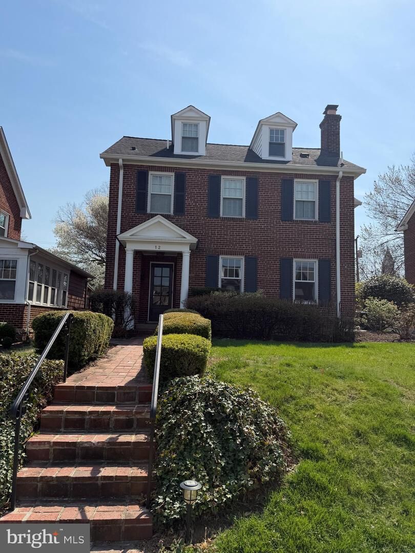 Property Photo:  12 Oak Street W  VA 22301 