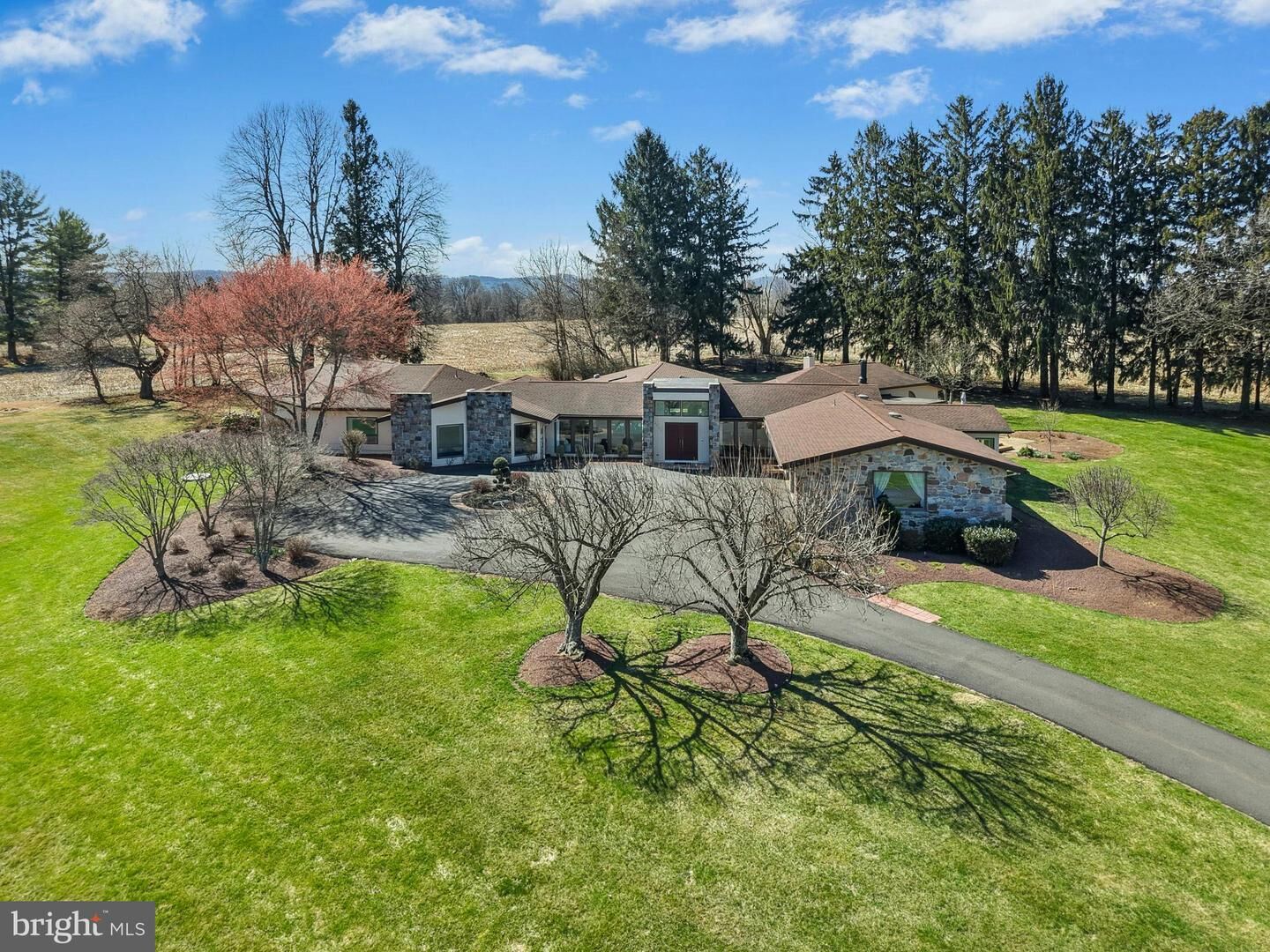 Property Photo:  2334 Riverbend Road  PA 18103 