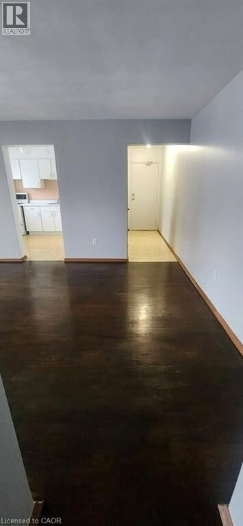 Property Photo:  12 Westmount Road West 6  ON N2M 1R5 