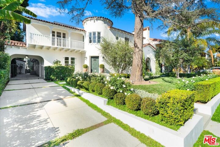 Property Photo:  329 S Roxbury Dr  CA 90212 