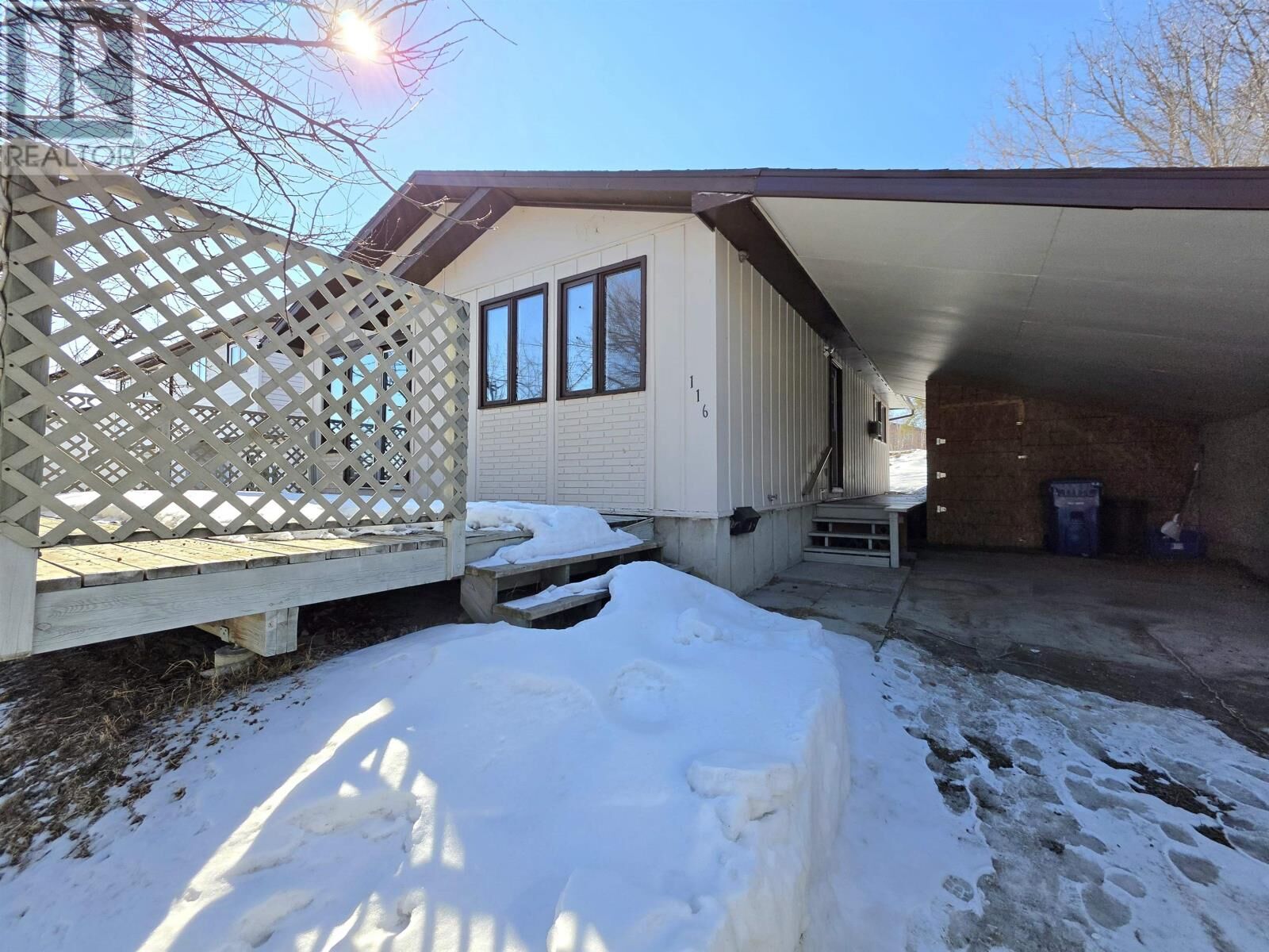 Property Photo:  116 Minto Crescent  ON P9N 3K2 