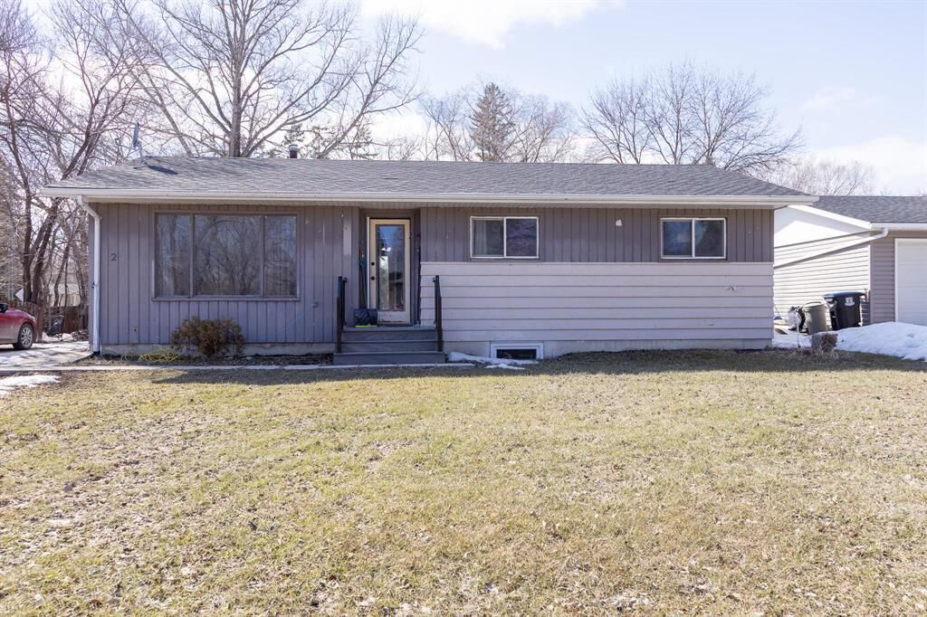 Property Photo:  2 Pine Crescent  MB R5G 0G7 