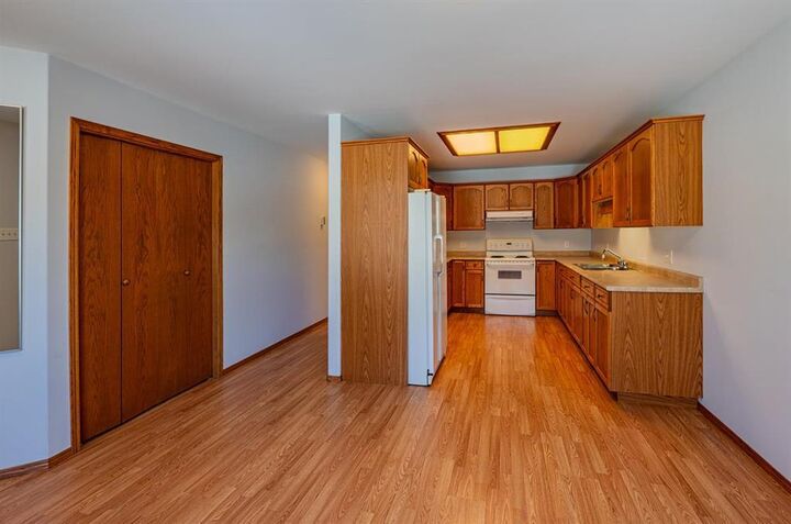 Property Photo: 18 Jack Cavers Place MB R1N 3W9