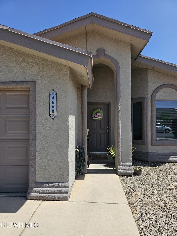 Property Photo:  4660 Beacham Street  TX 79938 