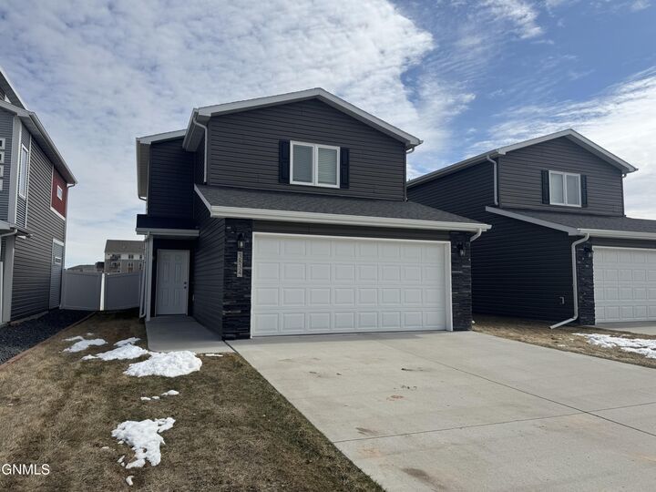 Property Photo:  3834 Gale Circle SE  ND 58554 