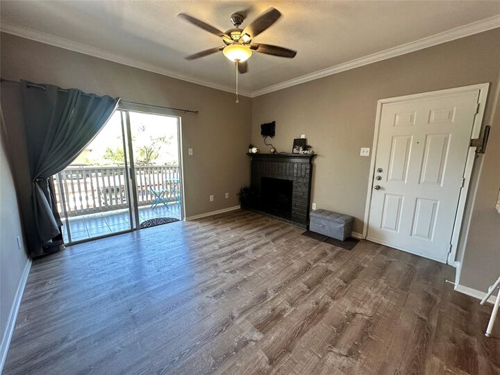 Property Photo: 4041 Drake Street 117 TX 77005