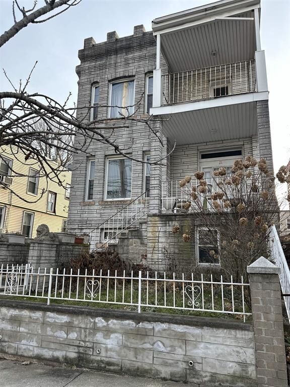 Property Photo:  21 Bayview Ave  NJ 07305 