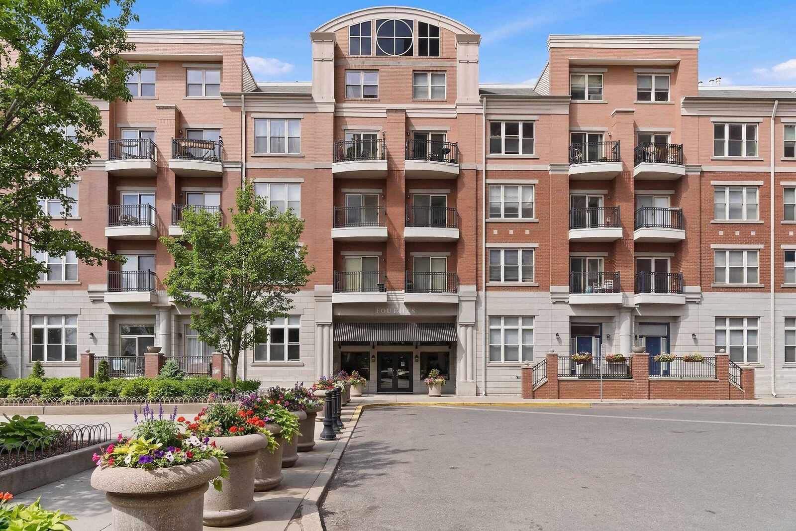 Property Photo: 15 Warren St 109 NJ 07302