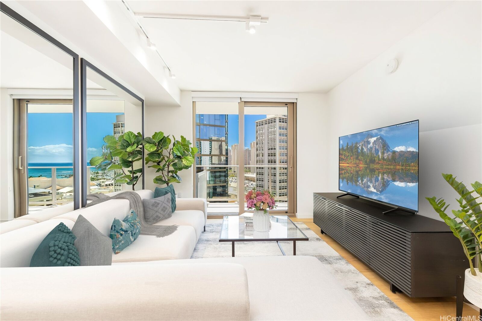 Property Photo:  1388 Kapiolani Boulevard 1807  HI 96814 