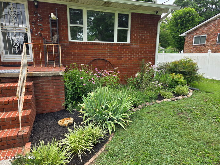 Property Photo: 6416 Oleary Rd TN 37918