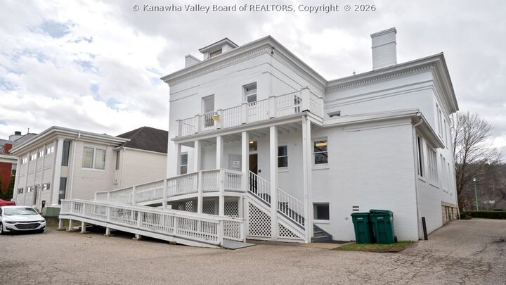 Property Photo:  1510 Kanawha Boulevard E  WV 25311 