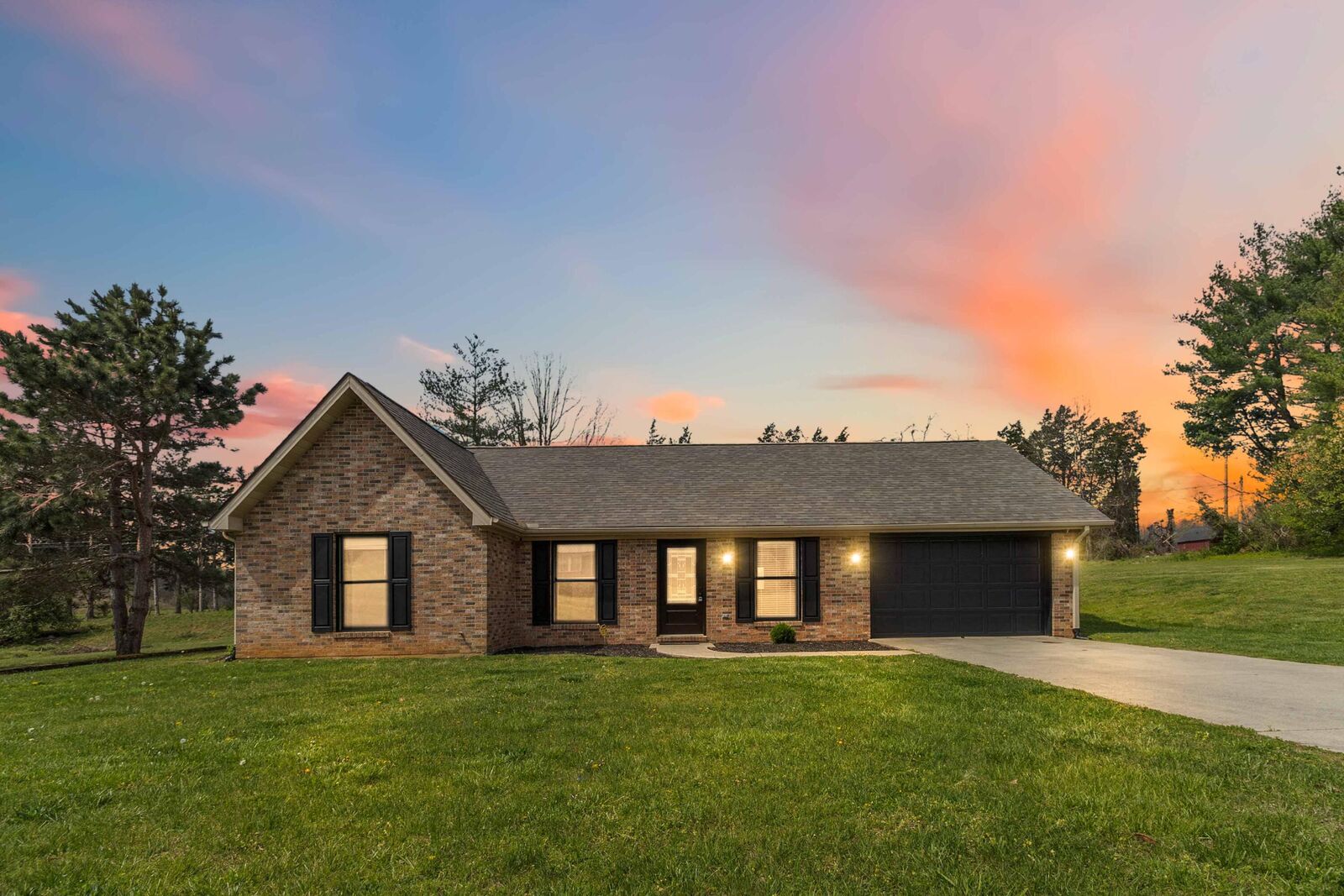 Property Photo:  111 Whispering Oaks Drive  KY 42503 