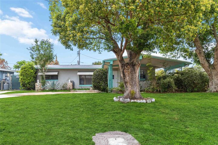 Property Photo:  6210 Spanish Oak Drive  FL 32809 