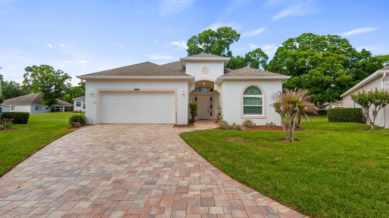 Property Photo: 2246 Belsfield Circle FL 34711