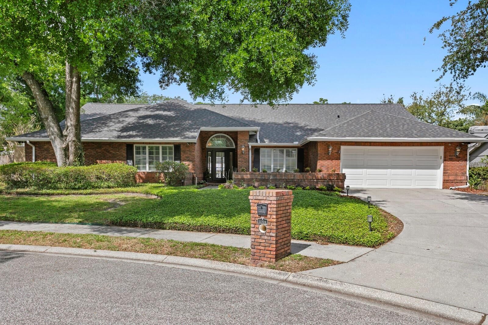 Property Photo: 11504 Moffat Place FL 33617