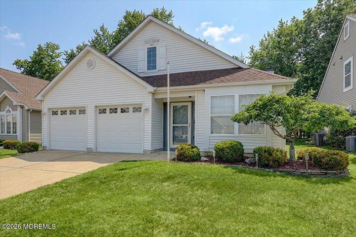 Property Photo:  18 Angus Court  NJ 08527 