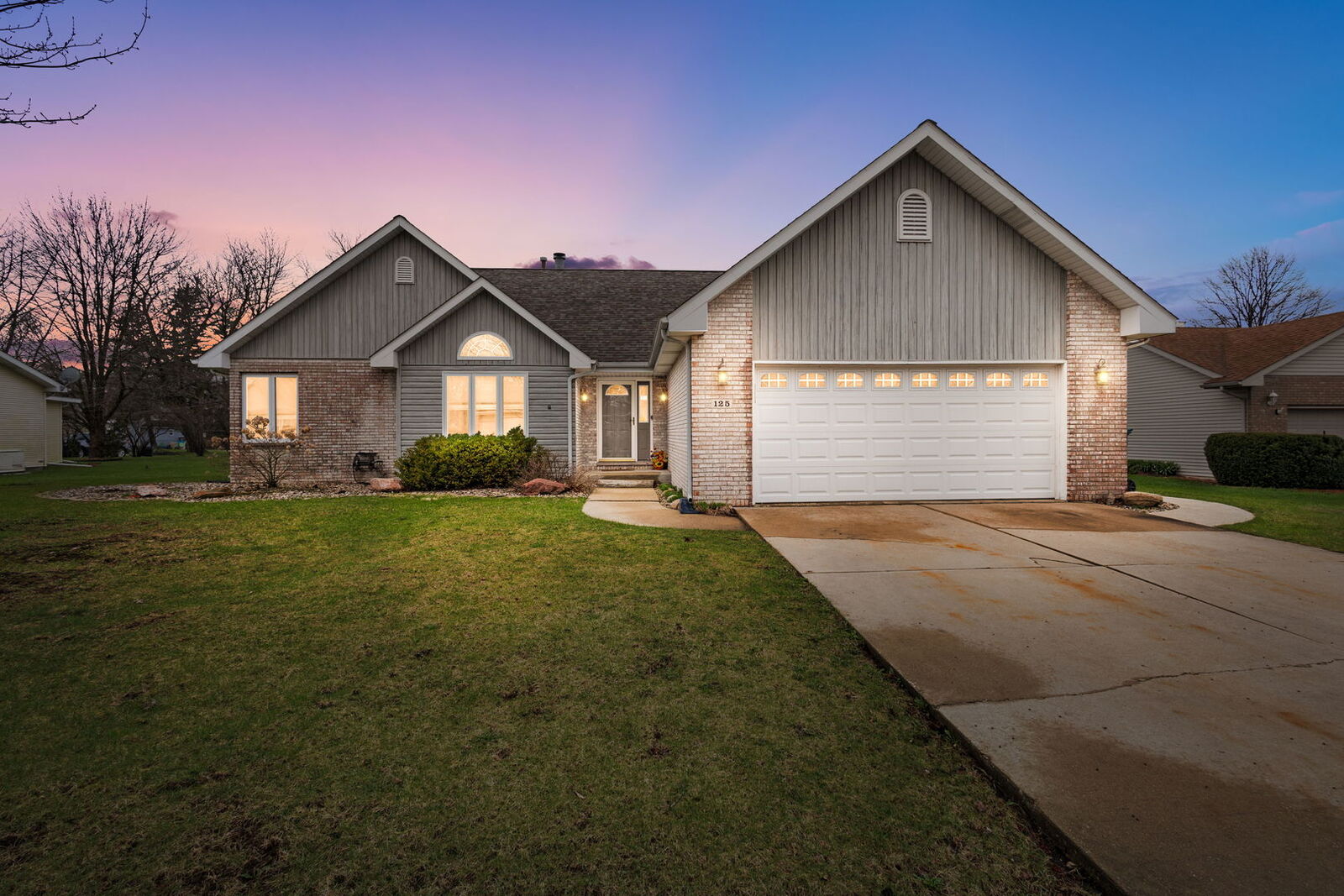 Property Photo:  125 N Hamilton Drive  IL 60940 