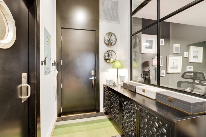 Property Photo:  547 S Clark Street 1403  IL 60605 