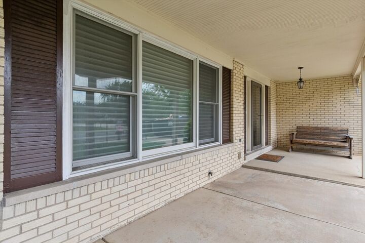 Property Photo:  5S671 Park Meadow Drive  IL 60540 