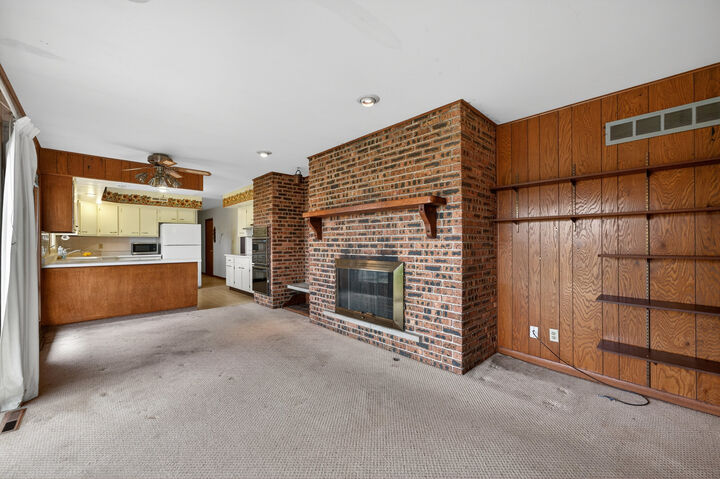 Property Photo:  103 Stoney Creek Road  IL 60115 