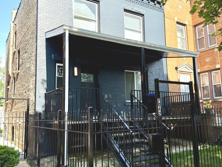 Property Photo:  7042 S Eberhart Avenue  IL 60637 