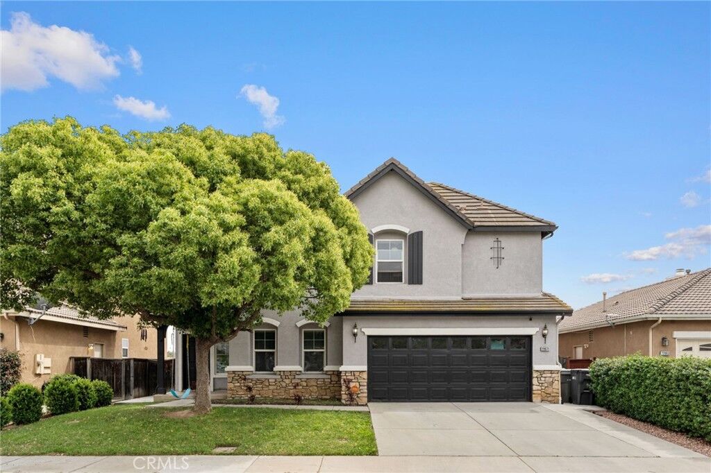 Property Photo:  22071 Goldenchain  CA 92553 