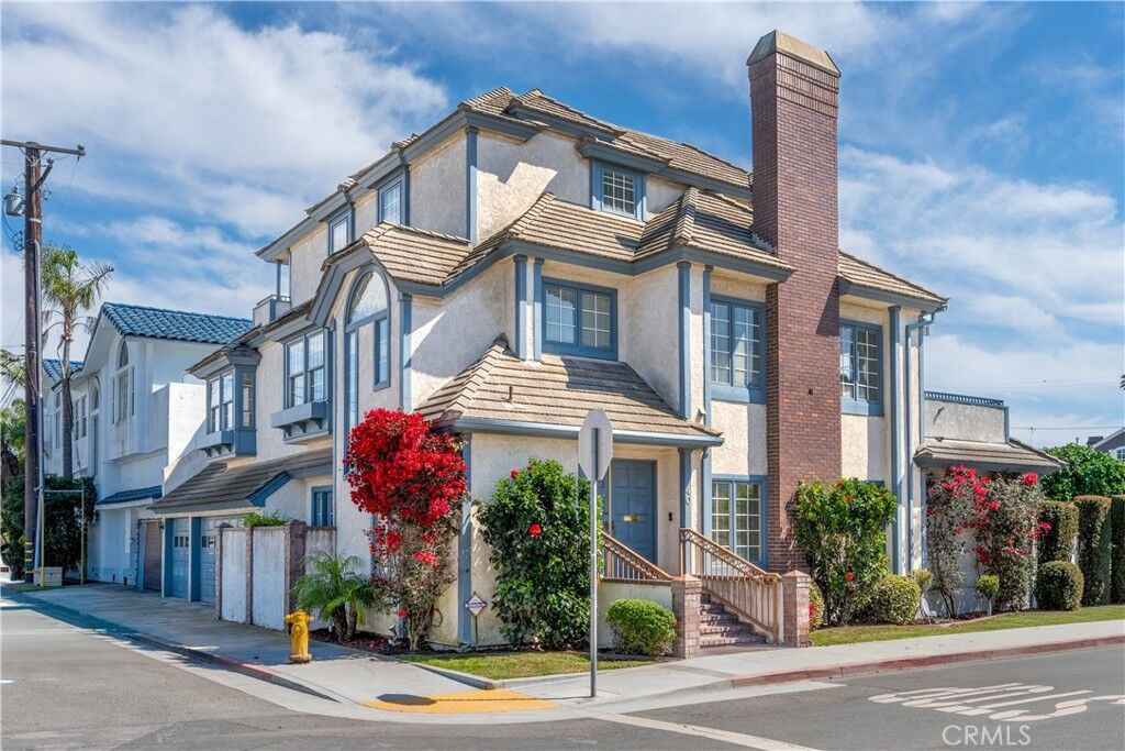 Property Photo:  40 E Neapolitan  CA 90803 