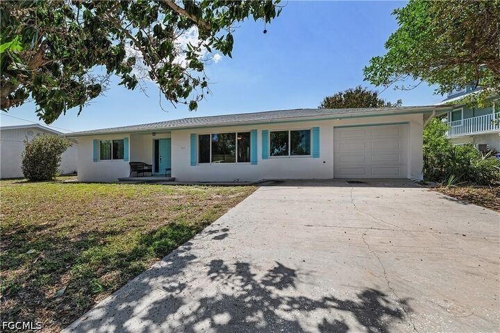 Property Photo: 7815 Bocilla Lane FL 33922