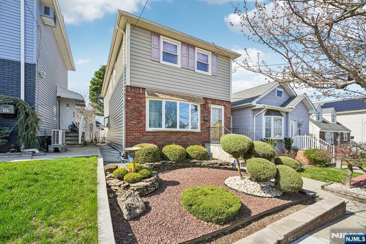 Property Photo:  151 Arlington Boulevard  NJ 07031 