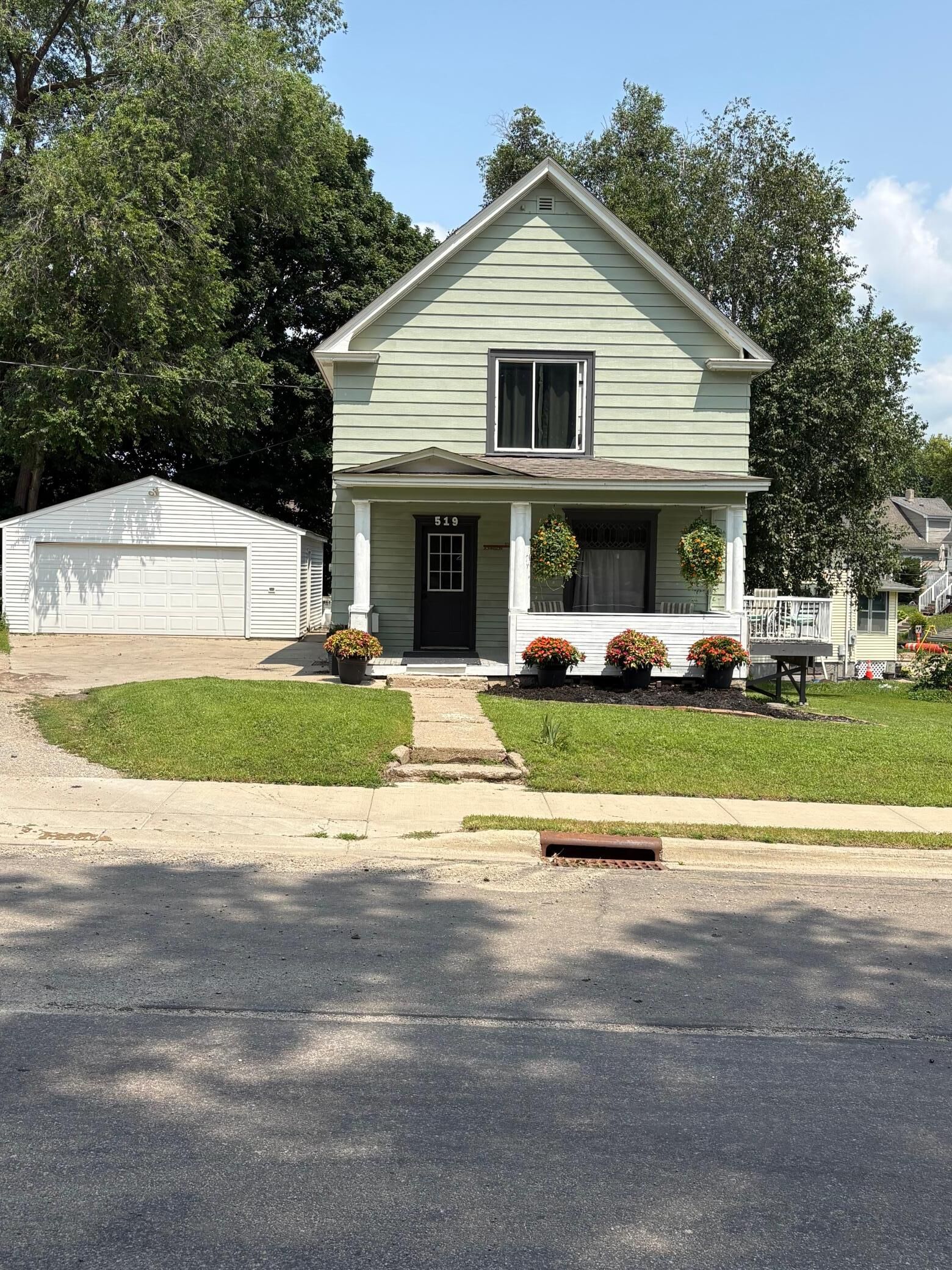 Property Photo: 519 Johnson Street MN 56007