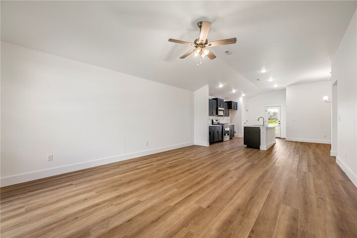 Property Photo:  1719 Farmer Street  AR 72751 