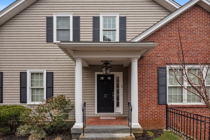 Property Photo:  900 Lynnfield Street 37  MA 01940 