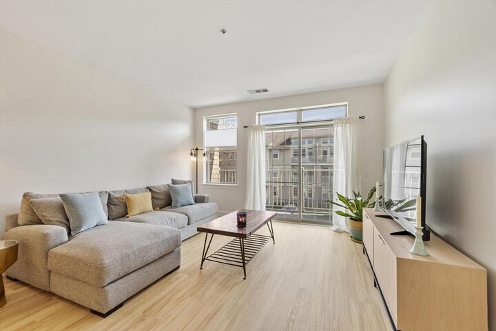 Property Photo: 4 Harvest Drive 225 MA 01845