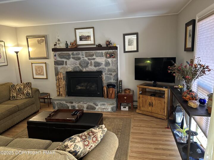Property Photo: 201 Long View Lane PA 18350
