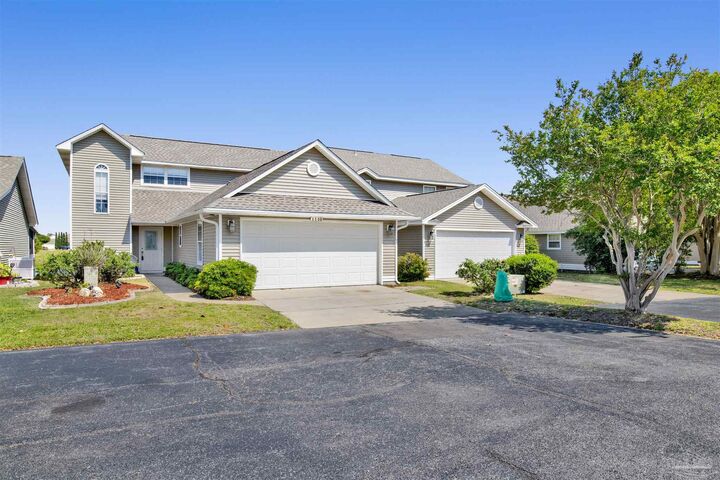 Property Photo:  1110 Lionsgate Ln  FL 32563 