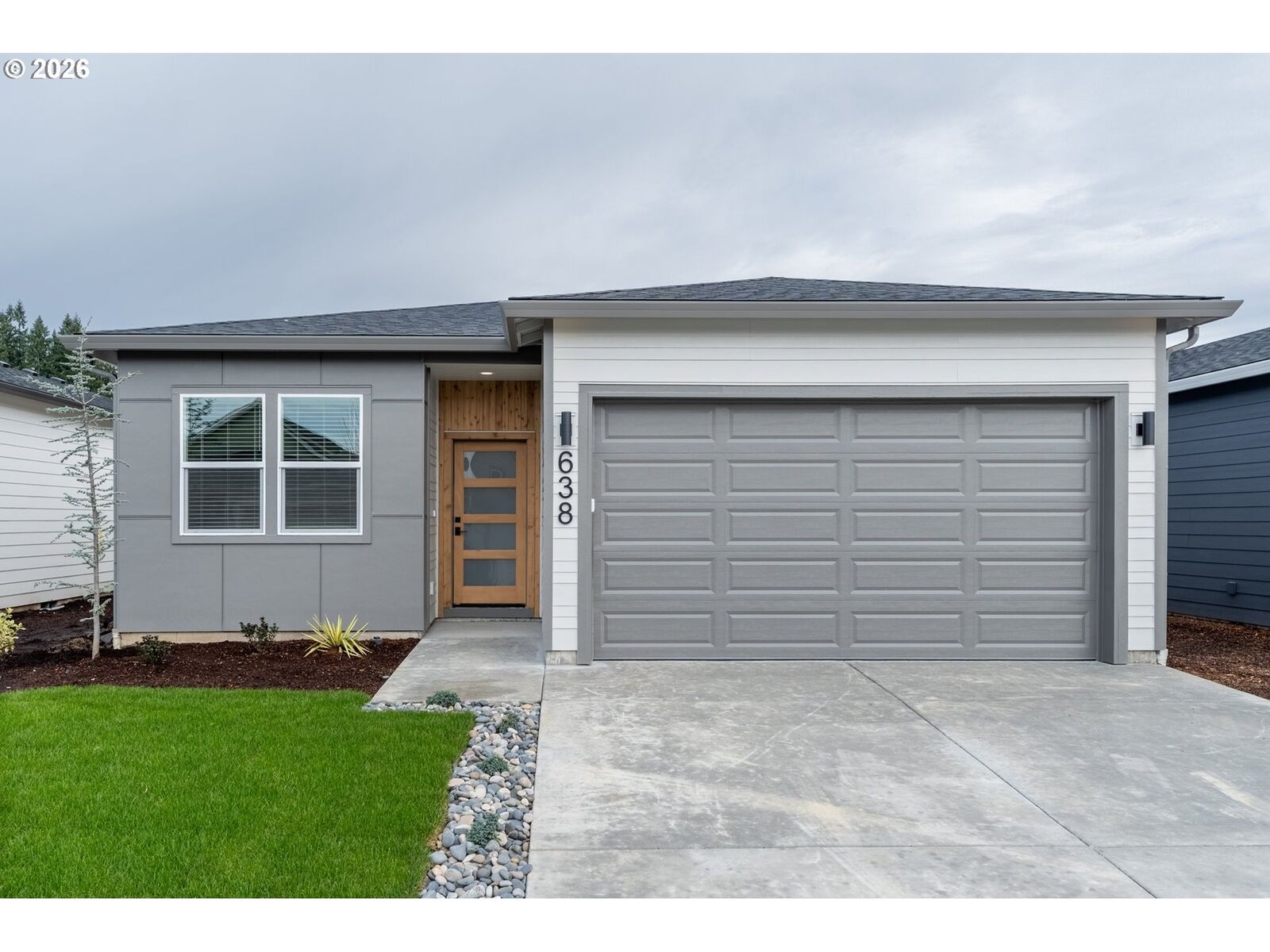 Property Photo: 638 SE 34th St WA 98604