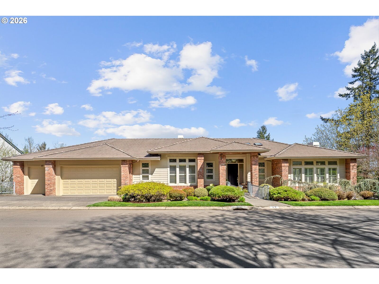 Property Photo:  57 Hidalgo St  OR 97035 