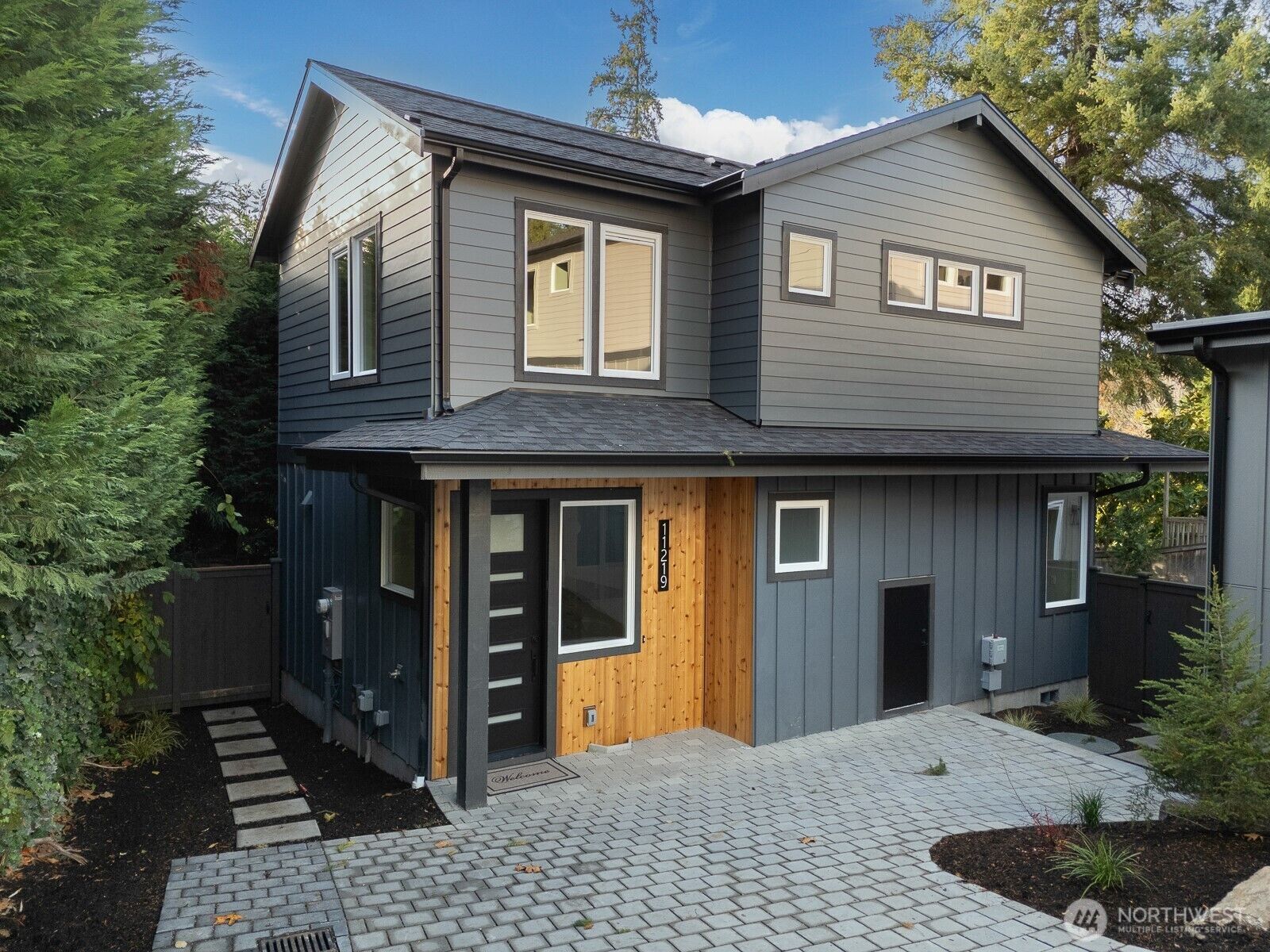 Property Photo:  11219 NE 95th Street  WA 98033 