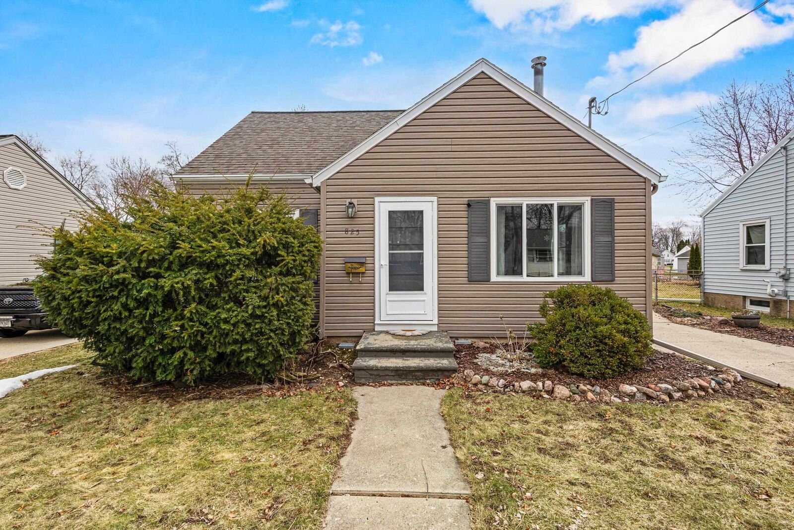 Property Photo:  825 15th Avenue  WI 54304 