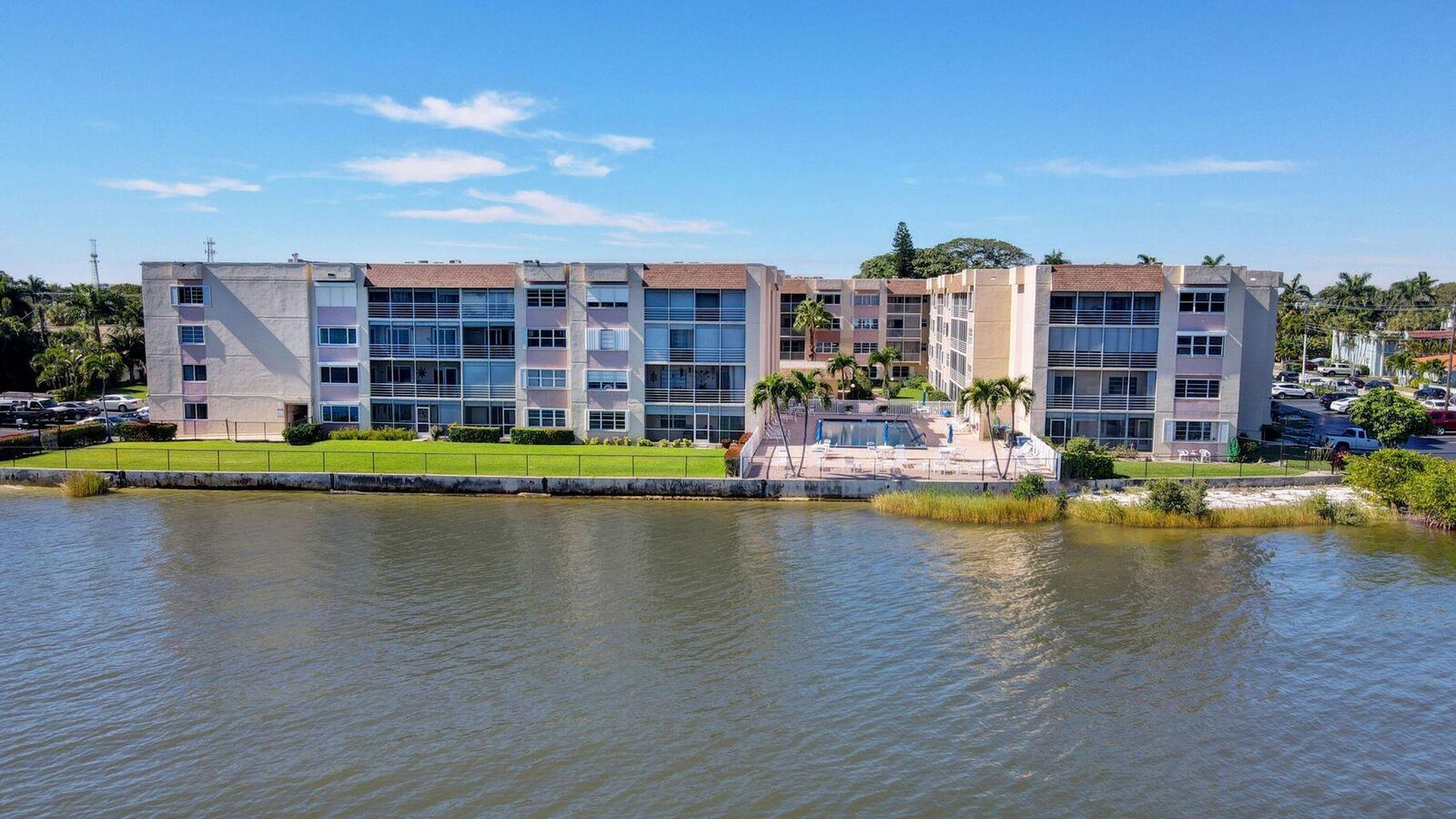Property Photo:  1516 S Lakeside Drive #110  FL 33460 